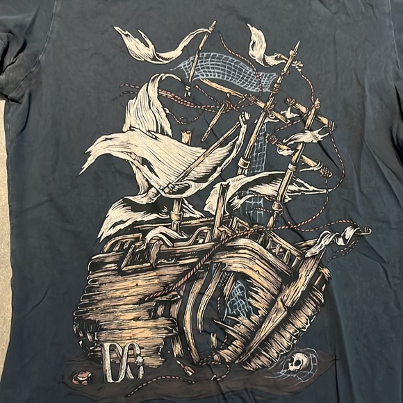 3/$15! DC Shoes Shipwrecked Pirate Ship Tee T-shirt L - Picture 2 of 6
